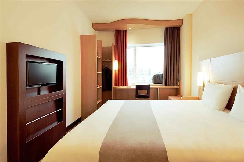 Ibis Budget - Porte De Баньоле Екстериор снимка