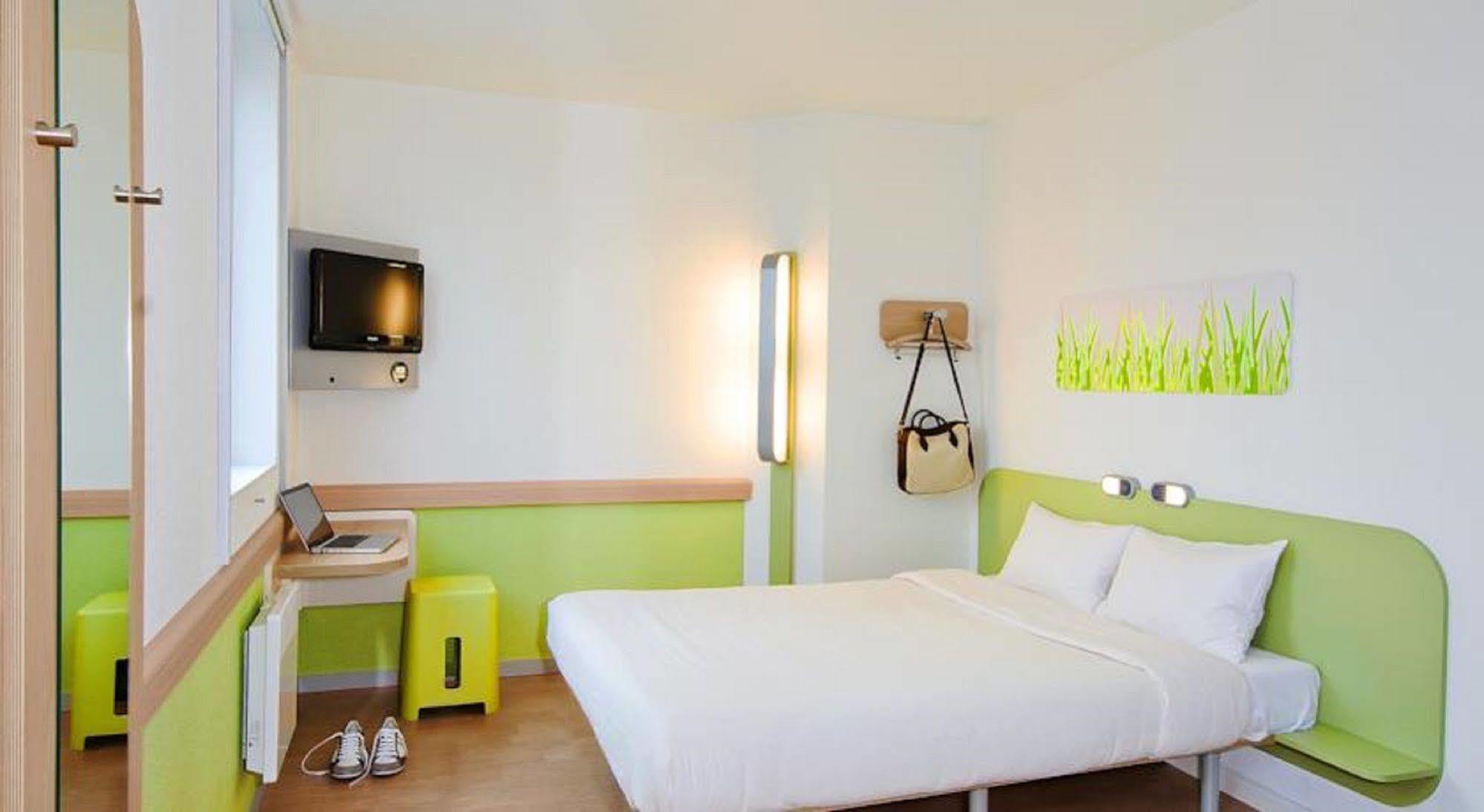 Ibis Budget - Porte De Баньоле Екстериор снимка